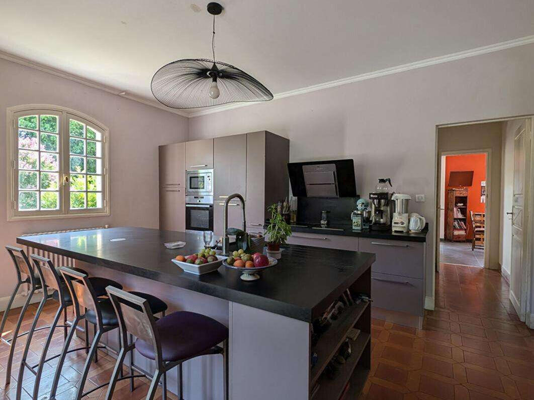 Property Arnaud-Guilhem