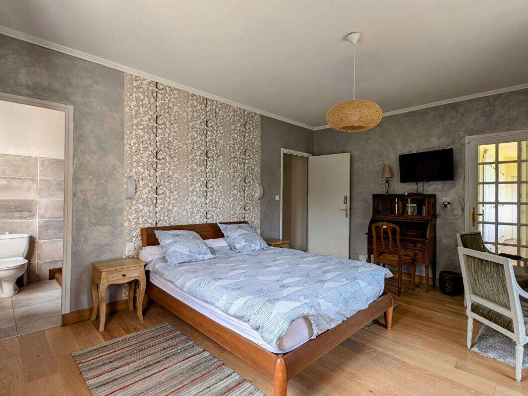 Property Arnaud-Guilhem