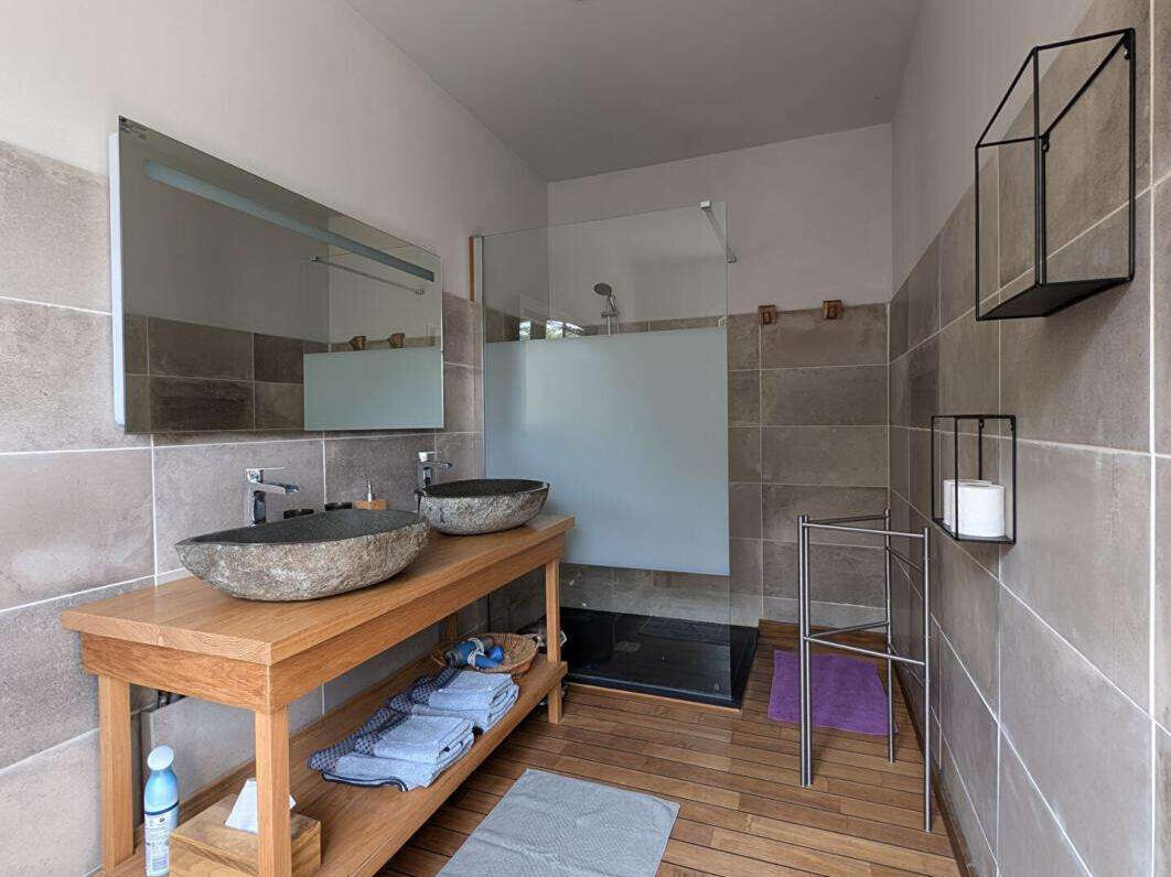 Property Arnaud-Guilhem