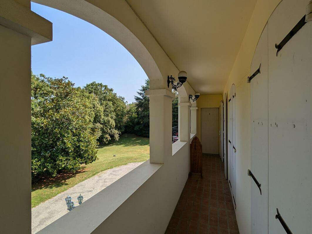 Property Arnaud-Guilhem