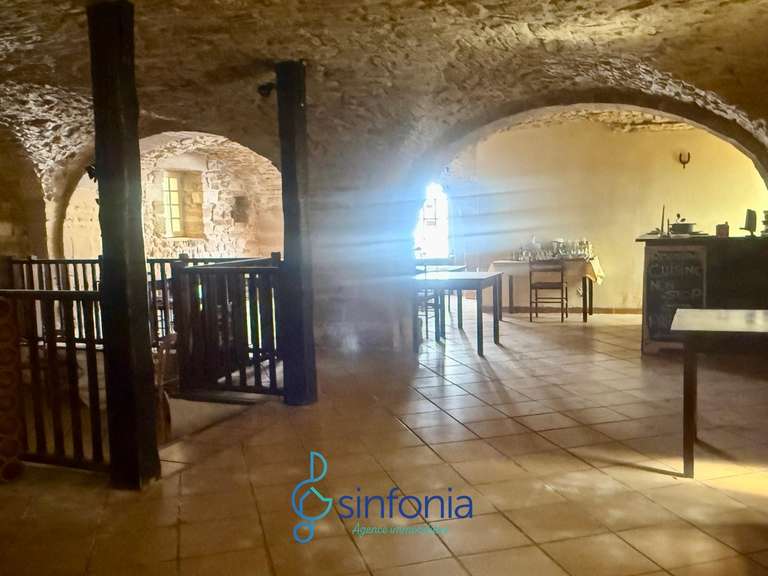 House Arpaillargues-et-Aureillac - 640m²