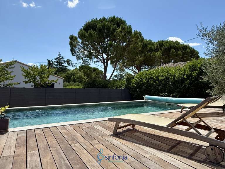 Maison Arpaillargues-et-Aureillac - 4 chambres - 133m²