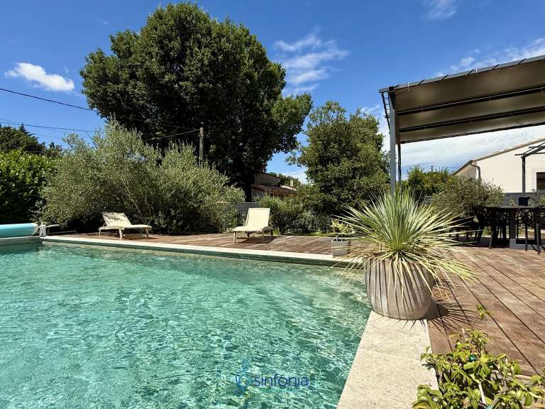 Maison Arpaillargues-et-Aureillac - 4 chambres - 133m²