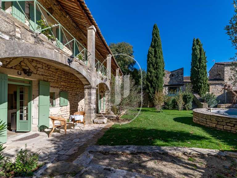 Maison Arpaillargues-et-Aureillac - 6 chambres - 443m²