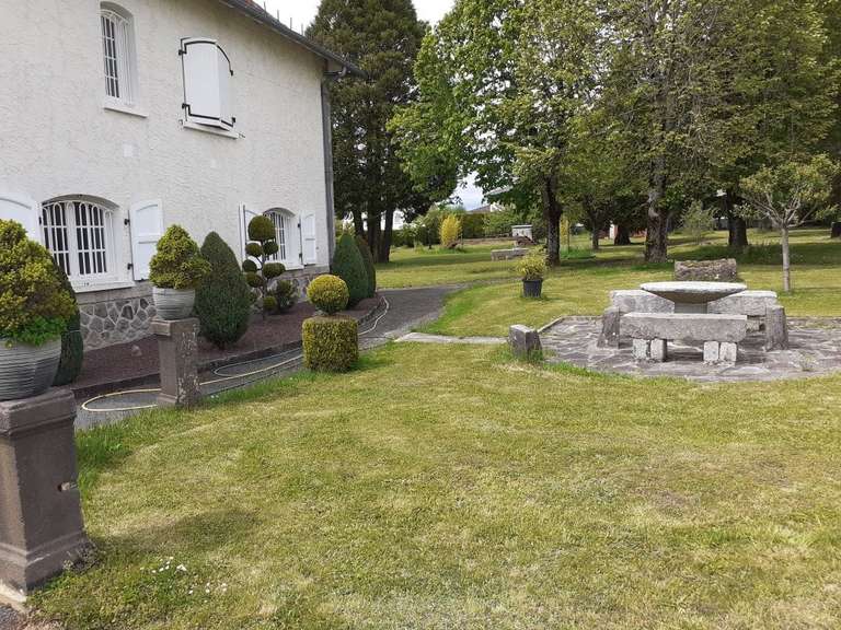 Maison Arpajon-sur-Cère - 5 chambres - 300m²