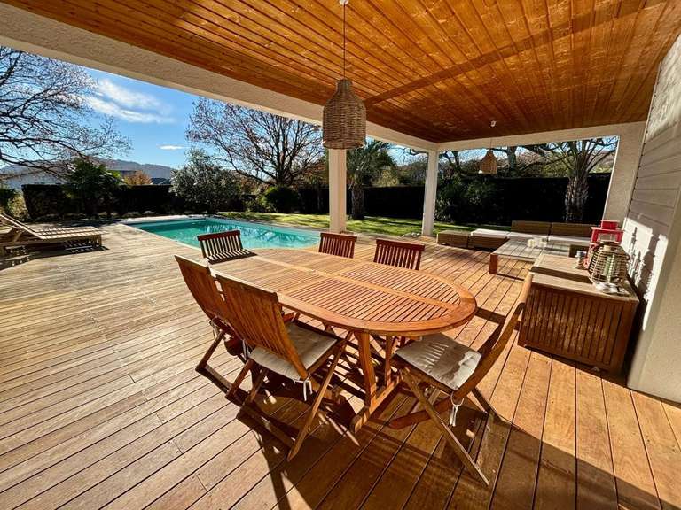 House Artiguelouve - 5 bedrooms - 228m²