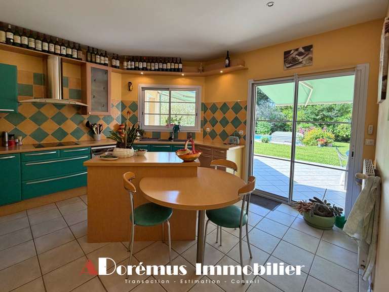 House Artigues-près-Bordeaux - 5 bedrooms - 203m²