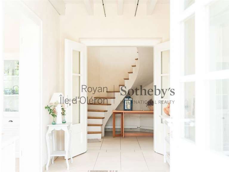 House Arvert - 4 bedrooms - 217m²