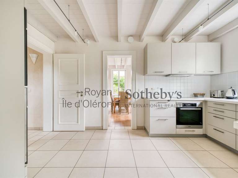 House Arvert - 4 bedrooms - 217m²