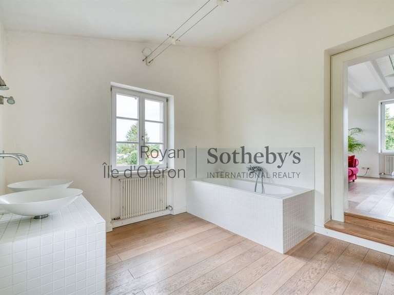 House Arvert - 4 bedrooms - 217m²