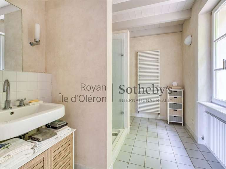 House Arvert - 4 bedrooms - 217m²