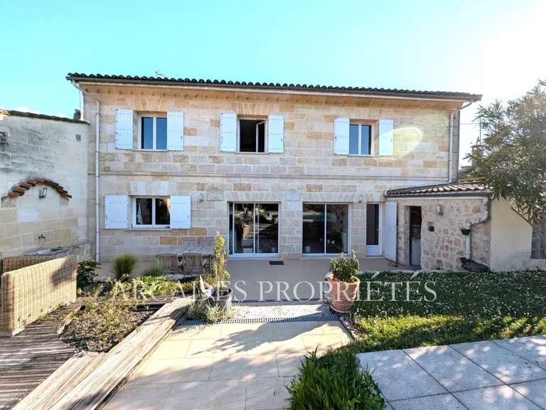 Maison Arveyres - 5 chambres - 230m²