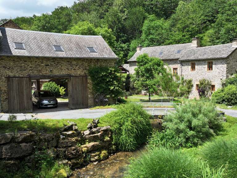 House Arvieu - 5 bedrooms - 305m²