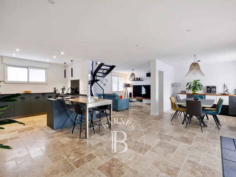 Maison Ascain - 4 chambres - 257m²