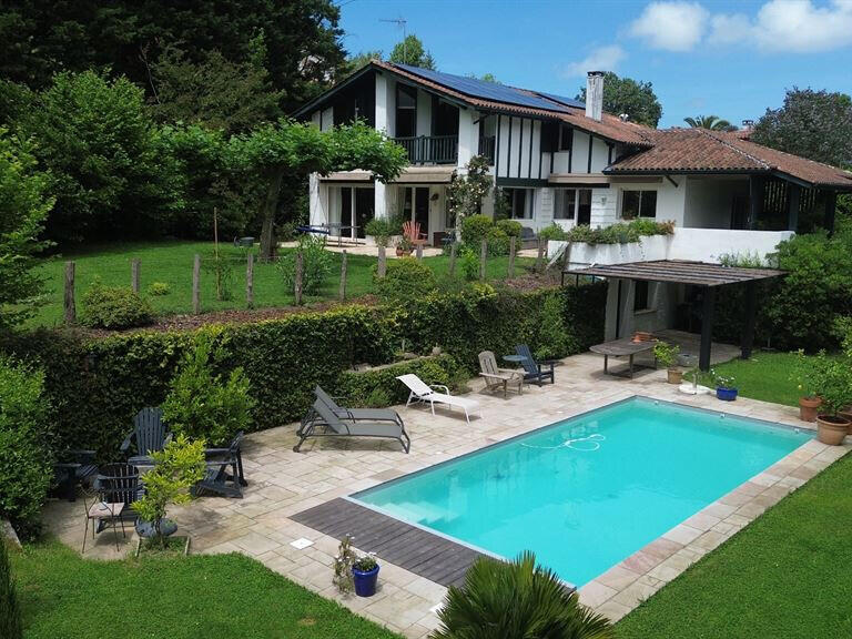 Maison Ascain - 4 chambres - 250m²