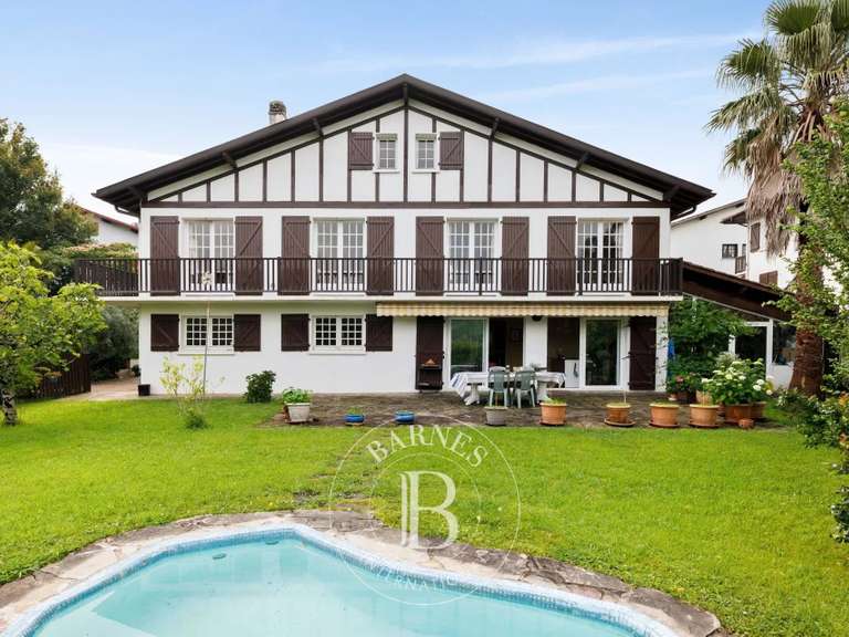 Maison Ascain - 6 chambres - 215m²