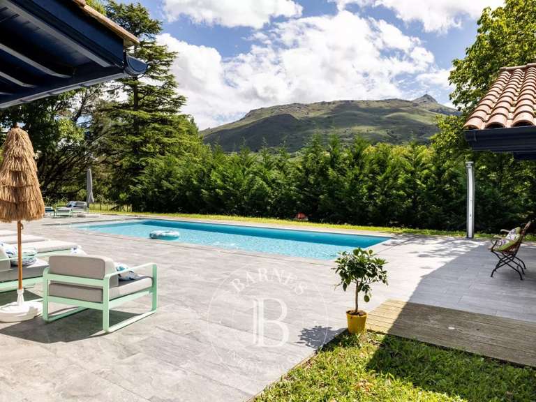 Maison Ascain - 230m²