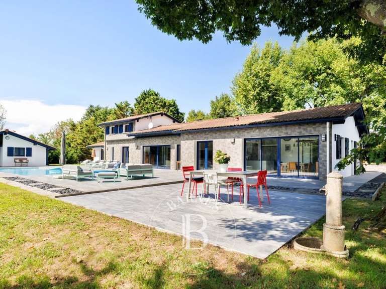 Maison Ascain - 230m²