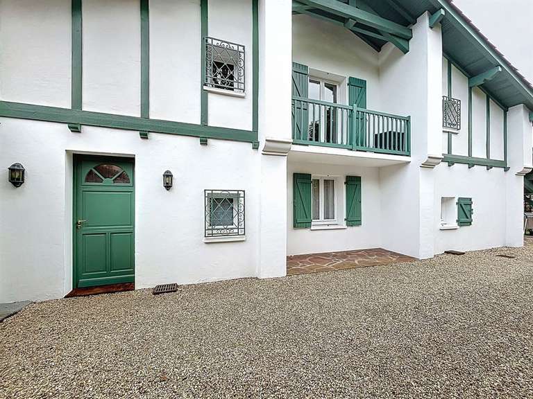 Maison Ascain - 4 chambres - 230m²