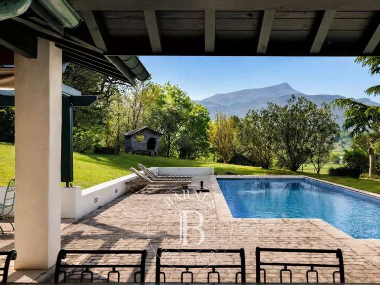 House Ascain - 3 bedrooms - 370m²