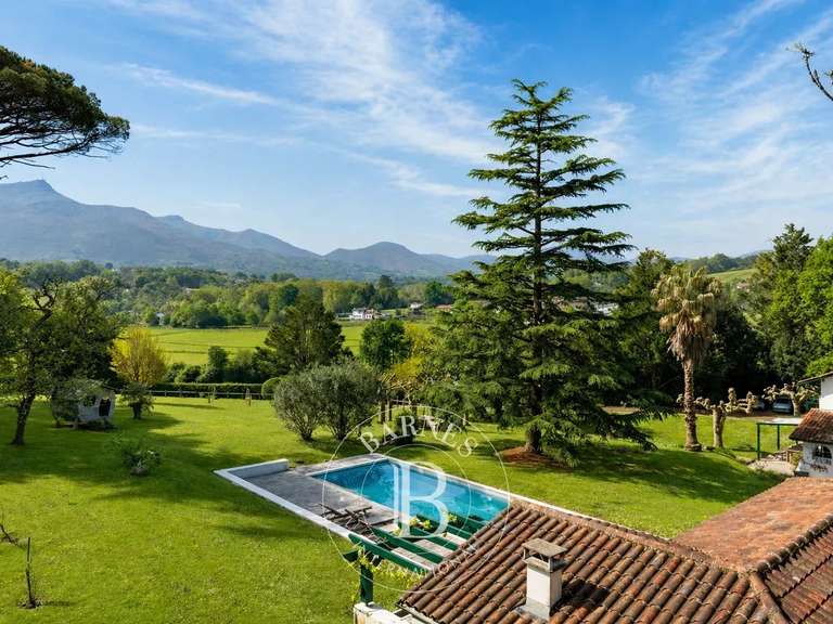 House Ascain - 3 bedrooms - 370m²