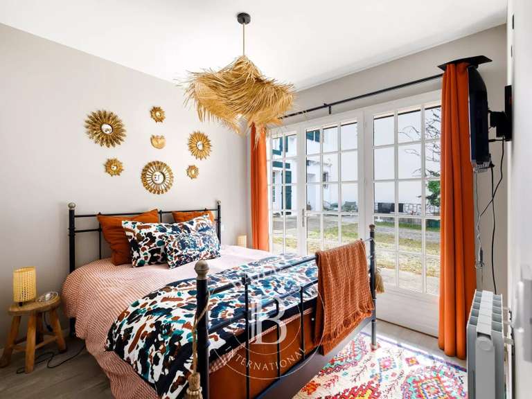 House Ascain - 3 bedrooms - 370m²