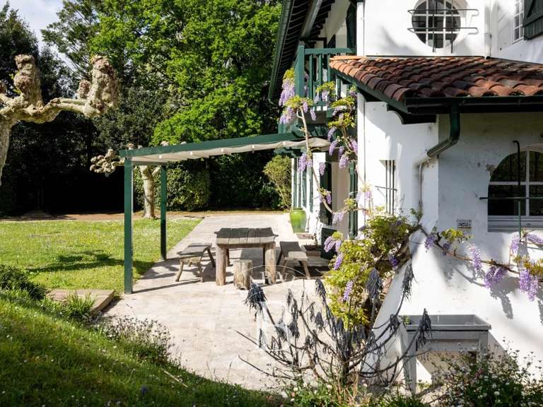 House Ascain - 3 bedrooms - 370m²