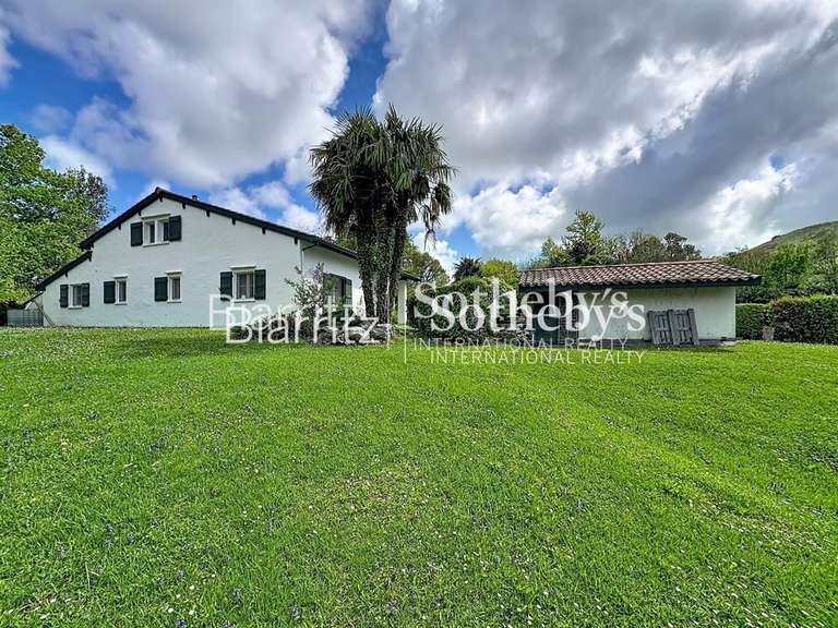 Maison Ascain - 5 chambres - 275m²