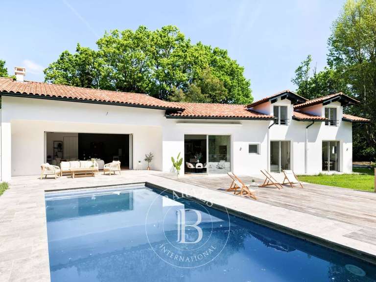 House Ascain - 5 bedrooms - 250m²