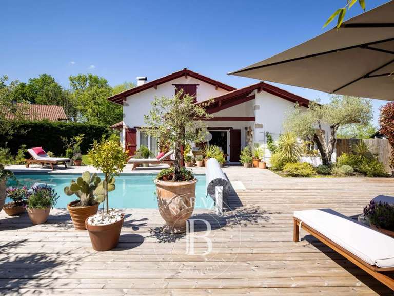 Maison Ascain - 3 chambres - 197m²