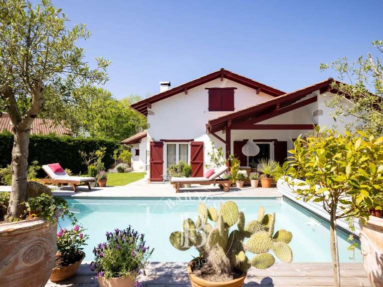 Maison Ascain - 3 chambres - 197m²