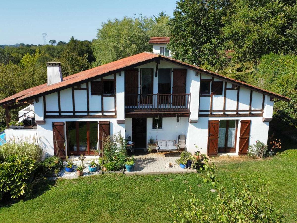 Maison Ascain