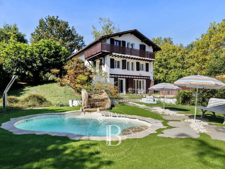 Maison Ascain - 4 chambres - 270m²