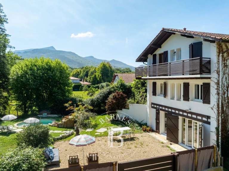 Maison Ascain - 4 chambres - 270m²