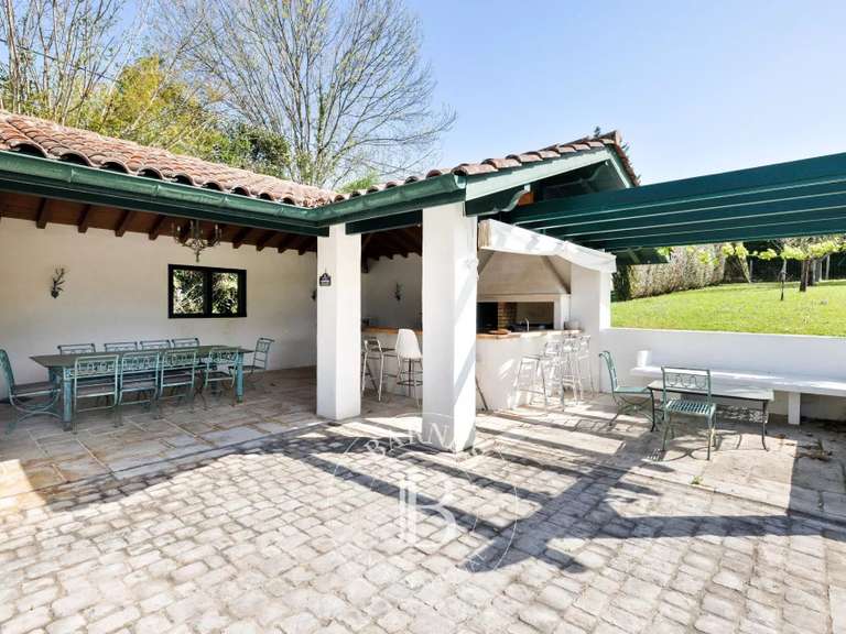 Propriété Ascain - 3 chambres - 370m²