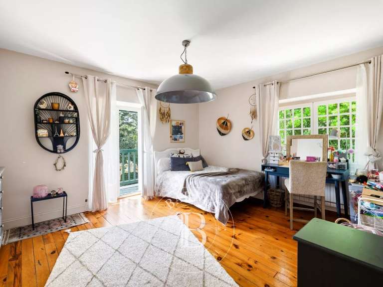 Propriété Ascain - 3 chambres - 370m²