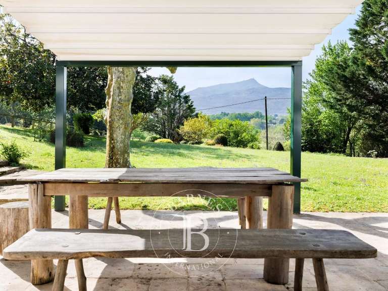 Propriété Ascain - 3 chambres - 370m²