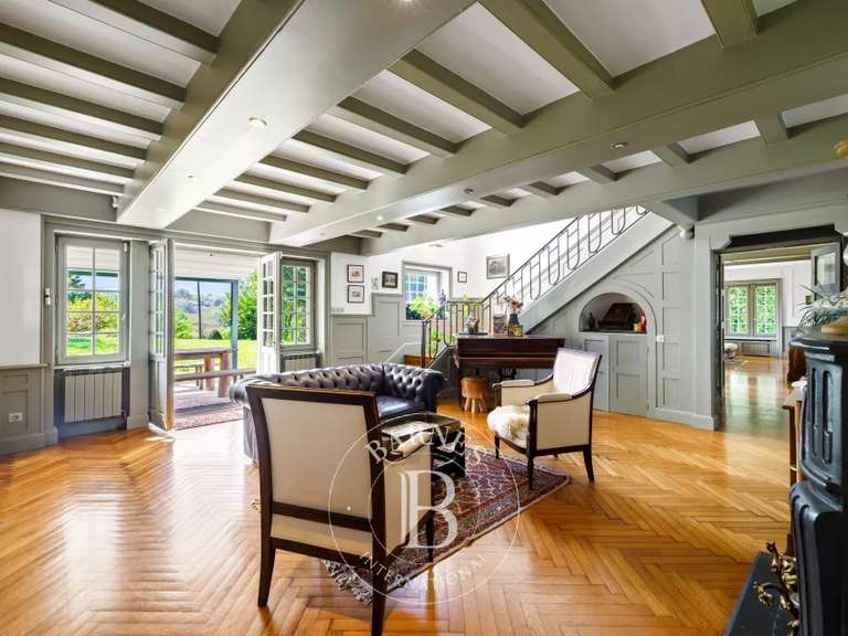 Propriété Ascain - 3 chambres - 370m²