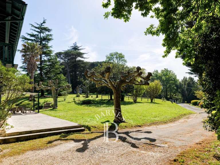 Propriété Ascain - 3 chambres - 370m²