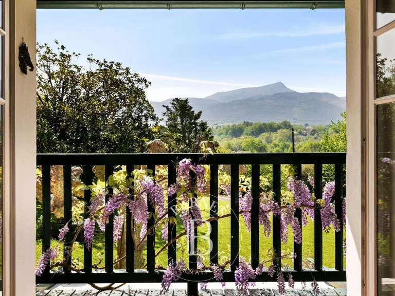 Propriété Ascain - 3 chambres - 370m²