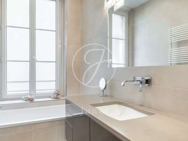 Apartment Asnières-sur-Seine - 3 bedrooms - 130m²