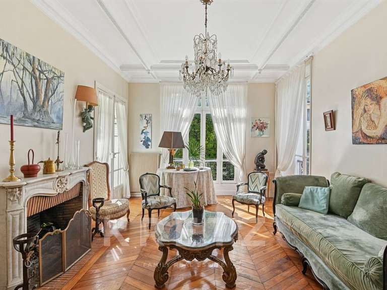 Maison Asnières-sur-Seine - 6 chambres - 234m²