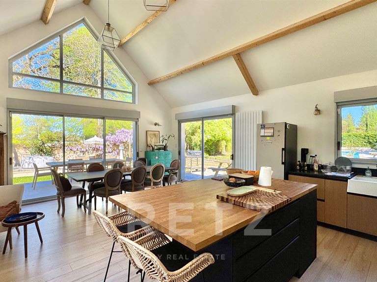 Maison Athée-sur-Cher - 4 chambres - 202m²