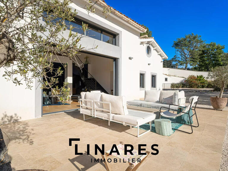 Maison Aubagne - 7 chambres - 265m²