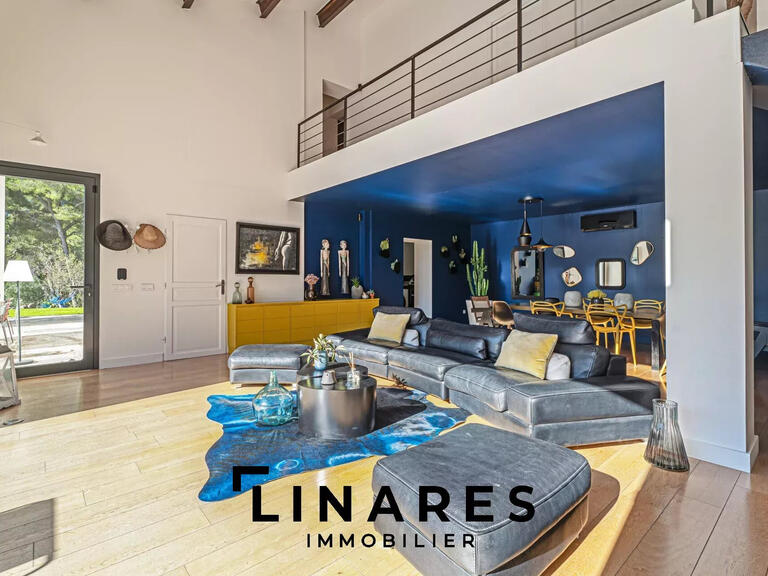 Maison Aubagne - 7 chambres - 265m²