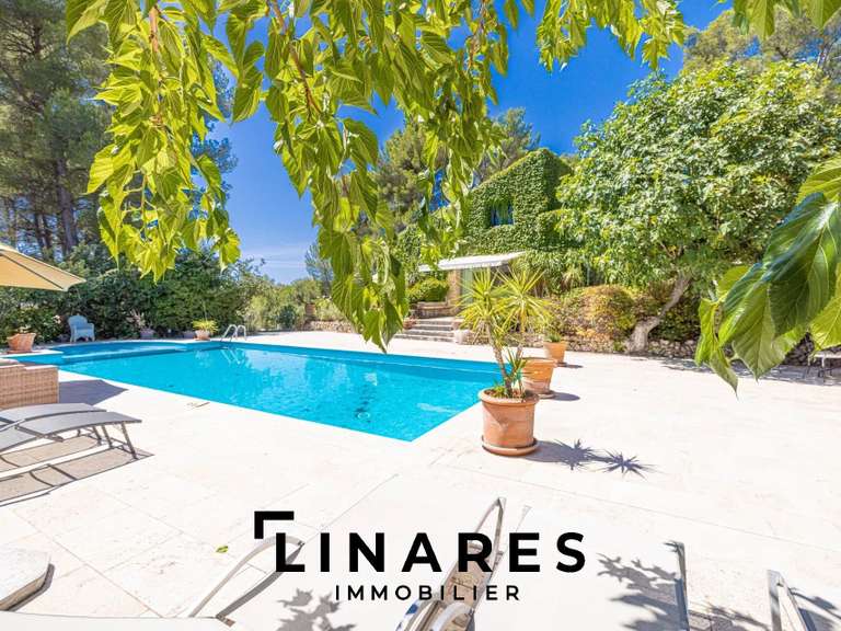Maison Aubagne - 6 chambres - 340m²
