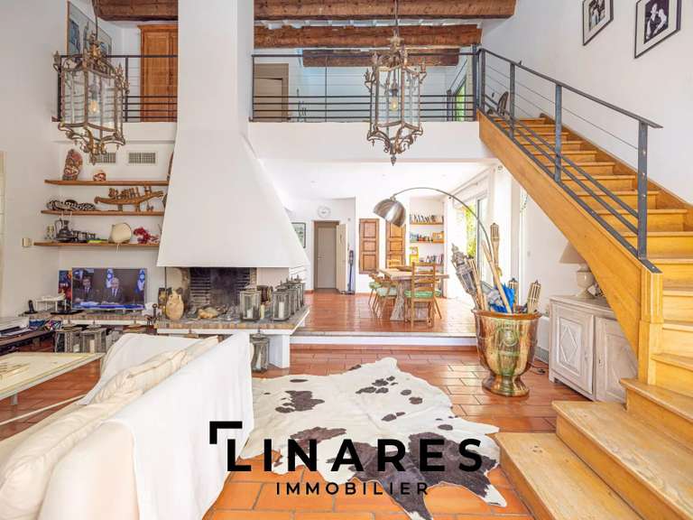 Maison Aubagne - 6 chambres - 340m²