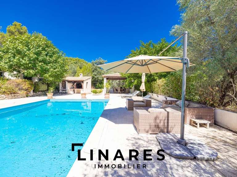 Maison Aubagne - 6 chambres - 340m²