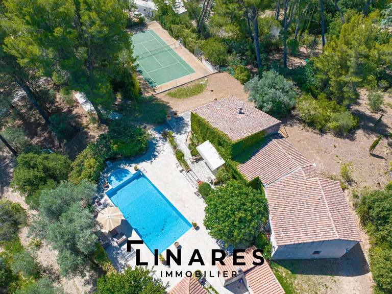 Maison Aubagne - 6 chambres - 340m²