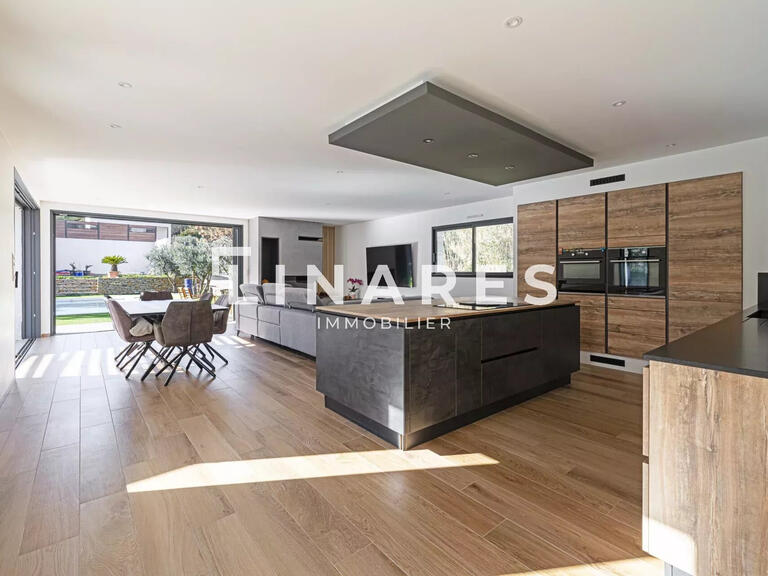 Maison Aubagne - 3 chambres - 147m²